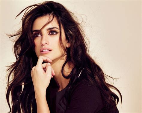 Penelope Cruz Folder