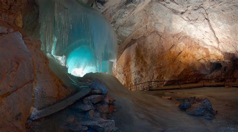 La Grotte De Glace Eisriesenwelt En Autriche