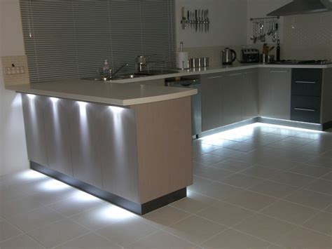 8 Ideas Of Best Under Cabinet Led Lighting For Your Kitchen Remodel