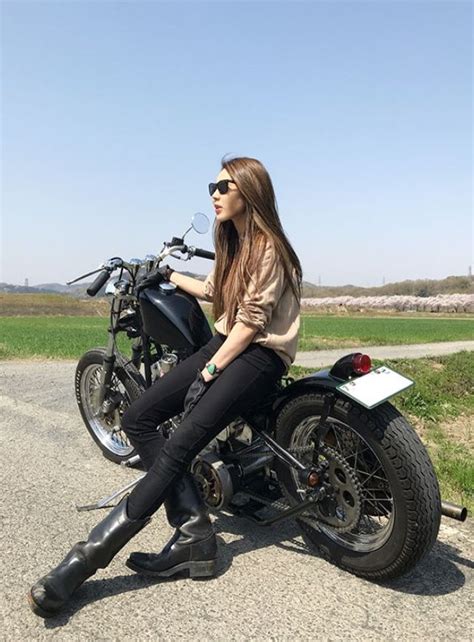 Custom Culture Bobber Biker Babes Girls Chicks Motorcycle Lifestyle