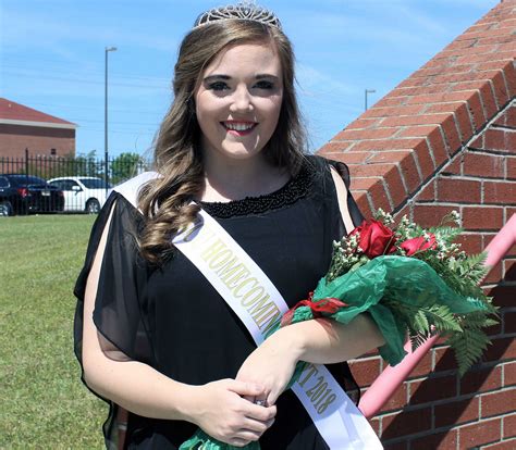 Katelee Thomas Crowned Homecoming Queen 2018 News William Carey University