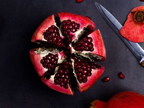 How to Cut Open a Pomegranate Without Making a Mess