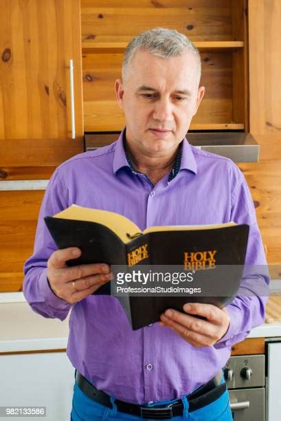 Pastor Preaching Photos And Premium High Res Pictures Getty Images
