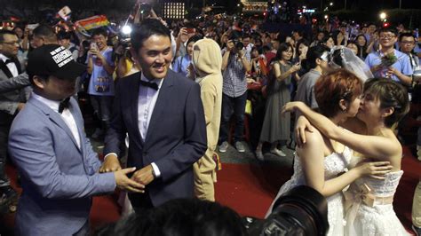 Flipboard Taiwan Celebrates Same Sex Marriage With A Mass Wedding Banquet