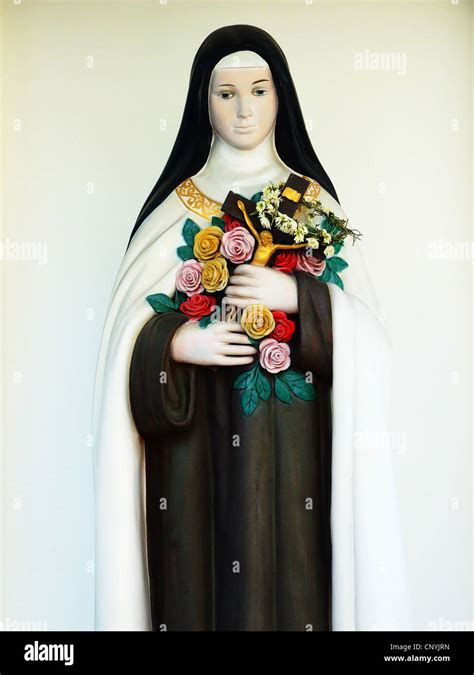 Virgin Mary Statue Stock Photo Alamy