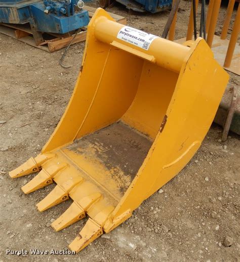 John Deere 24w Backhoe Bucket In Wamego Ks Item Dg7901 Sold