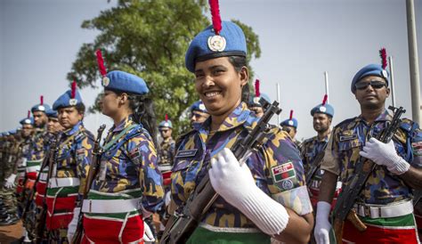 100 000 Casques bleus honorés | Nations Unies Maintien de la paix