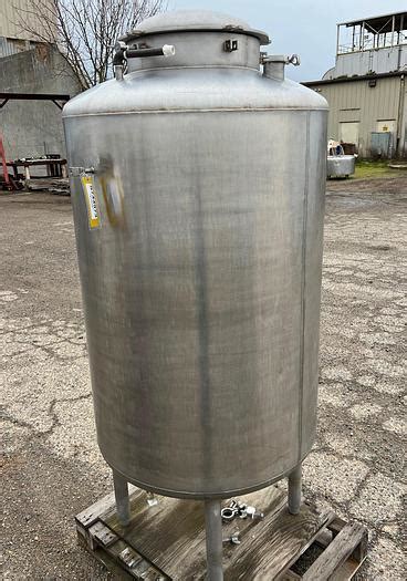 Used Tank 250 Gallon Stainless Steel Dish Top And Dish Bottom