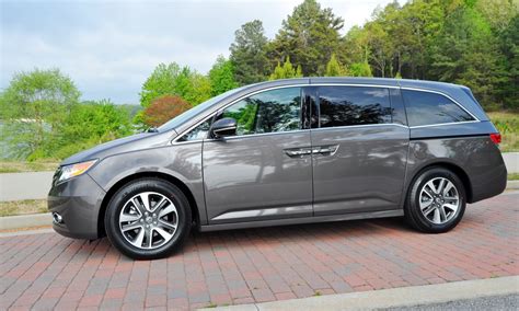 Exclusively manufactured by dongfeng honda. 2014 Honda Odyssey Touring Elite - Road Test Review ...