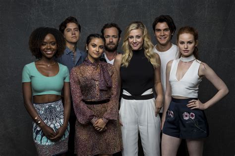 Riverdale S1 Cast Promotional Photo Riverdale Cast Riverdale Riverdale 2017