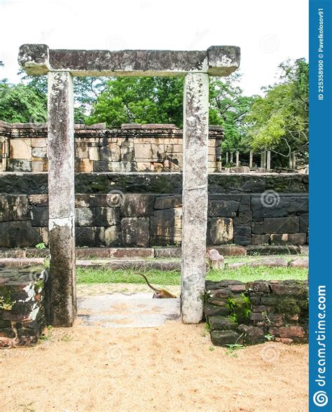 Polonnaruwa Sri Lanka The Ruins Of An Ancient Temple Stock Photo
