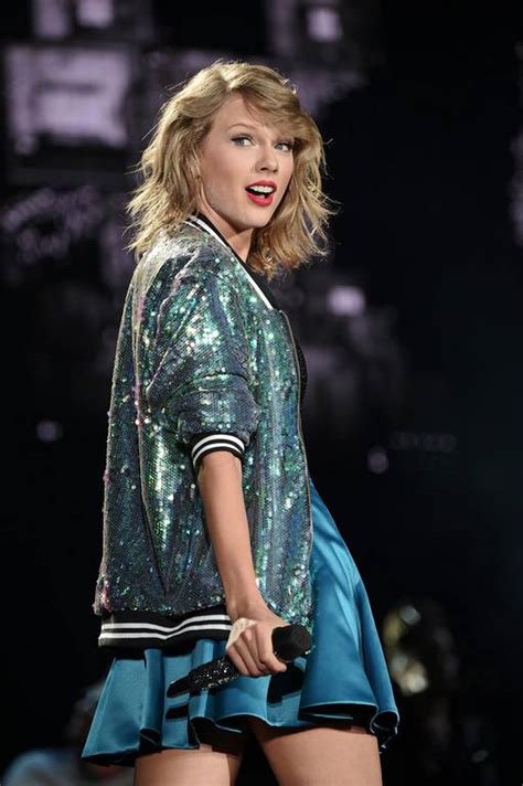 Taylor Swift Celebrates Us World Cup Victory On Stage