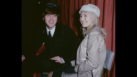 Cynthia Lennon First Wife Of John Lennon Dead At 75 Cnn
