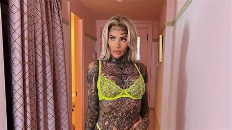 Britain S Most Tattooed Woman Reveals What She Looks Like Without Ink Mirror Online