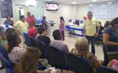 Demora no atendimento causa tumulto em clínica de Manaus