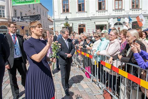 The president is obliged to suspend his or. President Niinistö marks 100 years of Estonian ...