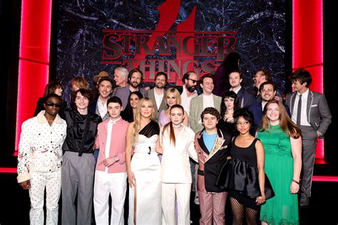 Por qué el elenco de Stranger Things se saltó los Emmy 2022 Espanol
