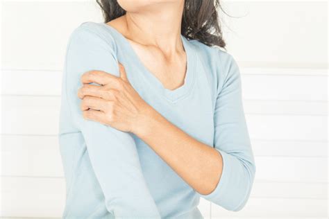 3 Simple Nerve Flossing Exercises To Help Resolve Arm Pain — Chiroup