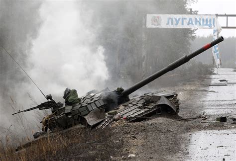 القوات الأوكرانية تدمر رتلًا عسكريًا روسيًا على مشارف العاصمة كييف