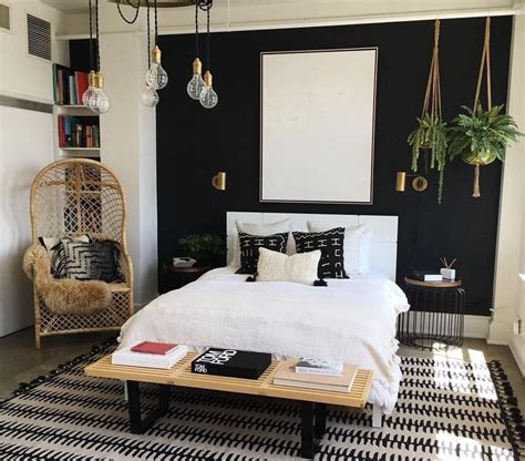 Use these tips on how to decide which wall you can use to add personality to your sleeping space. Lovely Black Accent Walls Bedrooms Ideas 06 | Black walls ...