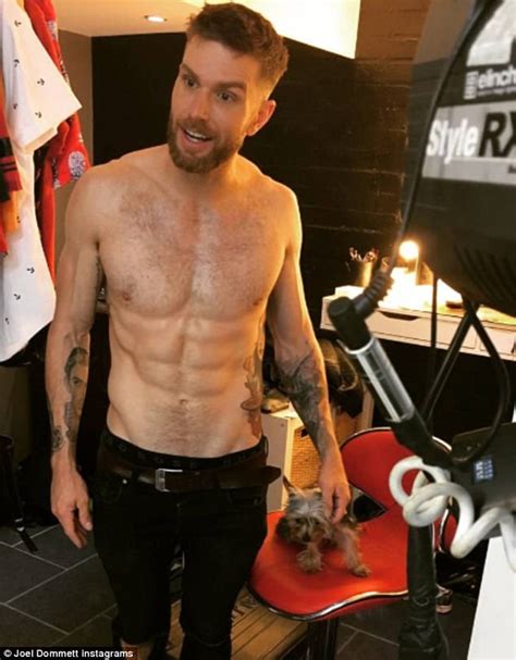 Im A Celebritys Joel Dommett Strips Naked For Instagram Daily Mail