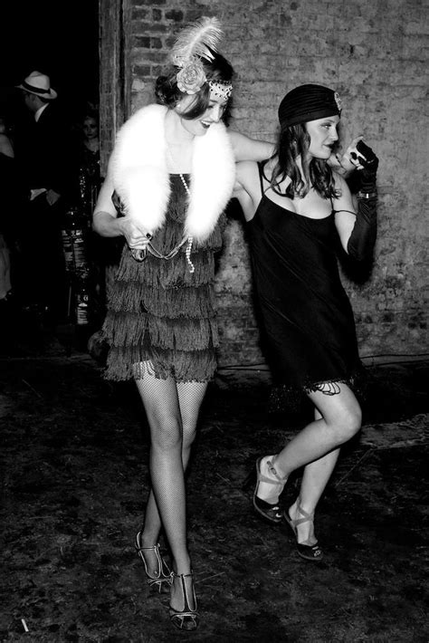 Fashionable Flappers Enjoying A Night Out In 1920s London
