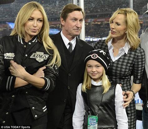 Meet Wayne Gretzkys Daughters Paulina And Emma Wag Model