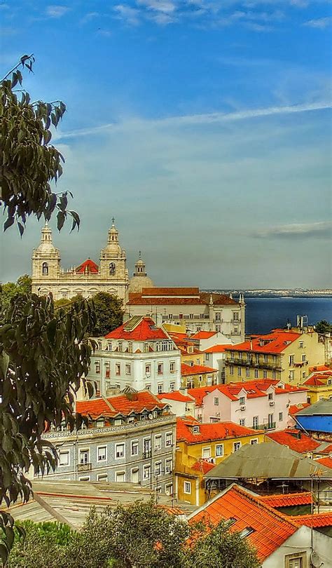 Foto Alfama Lisboa Alfama é O Mais Antigo E Um Dos Mais Típicos Bairros Da Cidade De Lisboa
