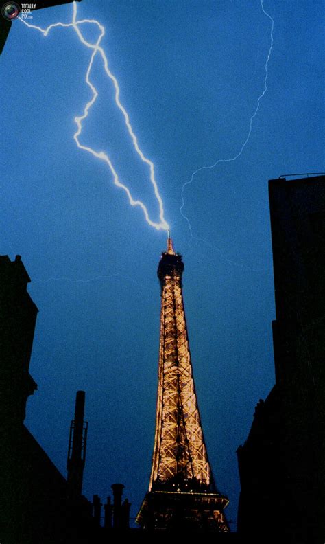 Lightning Bolt Eiffel Tower Lightning Sky Lightning