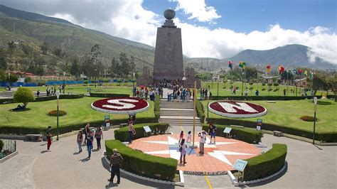 Mitad Del Mundo Monument In Quito Expedia