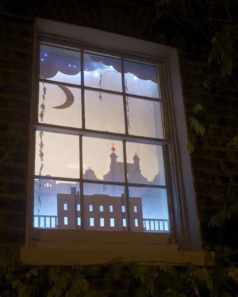 20 Advent Window Display Ideas