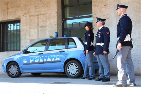 Sicurezza In Stazione La Polizia Ferroviaria Impegnata In Servizi Di