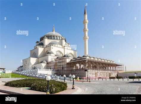 Sharjah Masjid The New Sharjah Mosque The Largest Mosque In The