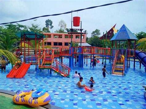 Setiap orang yang ingin berenang di waterboom pastinya menginginkan wahana yang banyak untuk di di lokasi planet waterboom ini juga di terdapat banyak pepohonan yang memperindah suasana, seperti pohon palem, pohon kurma dan juga pohon kelapa. KONTRAKTOR WATERPARK KLATEN | Ubud, Kolam, Kolam renang