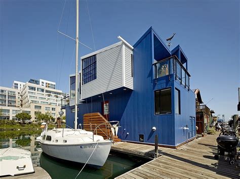 Modern Floating House In San Francisco Leaves You Speechless
