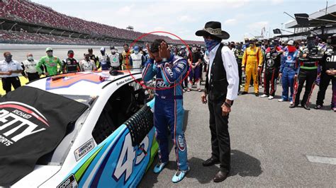 Nascars Beautiful Gesture For Bubba Wallace After Disgusting Racist