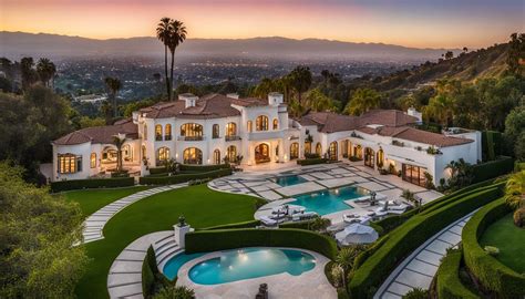 Celebrities That Lives In Beverly Hills Luxury Living