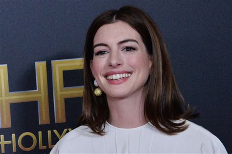 Hei 15 Lister Over Anne Hathaway Meme 2021 Save And Share Your Meme