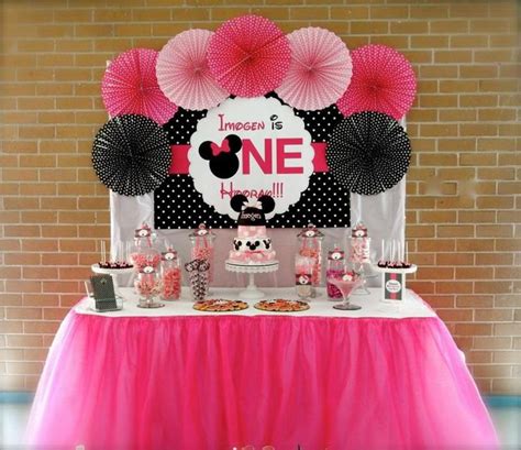 Babies 1st birthday was really so important. 35 Cute 1st Birthday Party Ideas For Girls | Table ...