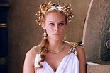 Il mito dell'affascinante e controversa Elena di Troia nell'incontro ...