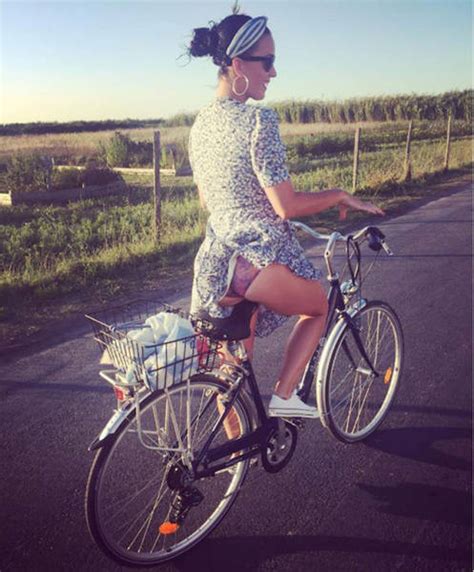 Sexy Girls On Bicycles That Will Put You In A Great Mood 41 Pics