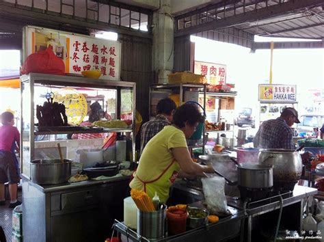 Char kway teow or fried kway teow (炒粿条) is one of my favourite local hawker delights (one of the most popular dishes in malaysia and singapore). Robert's Char Kuey Teow & Wan Tan Mee @ Kedai Kopi Wah ...