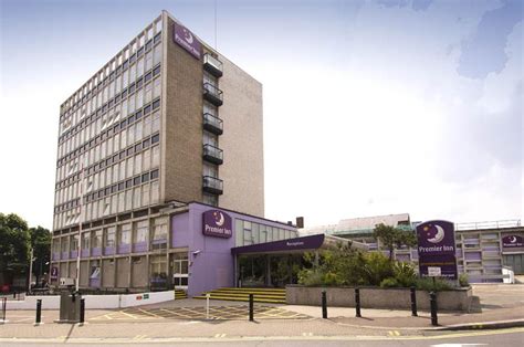 With king's cross and euston station right on its doorstep, our london st pancras hotel is perfect for getting the most out of your which popular attractions are close to premier inn london st pancras hotel? Premier Inn London Putney Bridge, Londyn - aktualne ceny ...