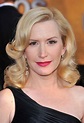Angela Kinsey photo gallery - high quality pics of Angela Kinsey | ThePlace