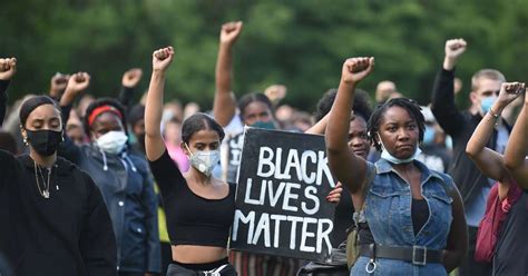 Black Lives Matter Et Metoo Ou La Politique Des Corps Vulnérables
