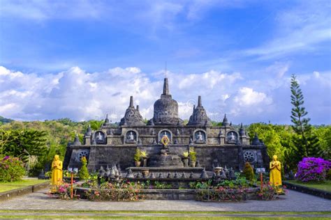 Buddistisk Tempel I Battambang Cambodja Fotografering För Bildbyråer