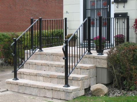 Readily available in lengths up to 18 feet with an adjustable rise and run (27 to 44 degrees) to accommodate your site. Exterior Aluminum Stair Railing Kits — Home Decor