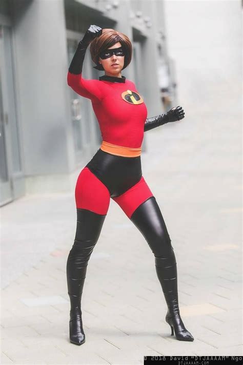 Robin Art And Cosplay Mrs Incredible Cosplay The Incredibles