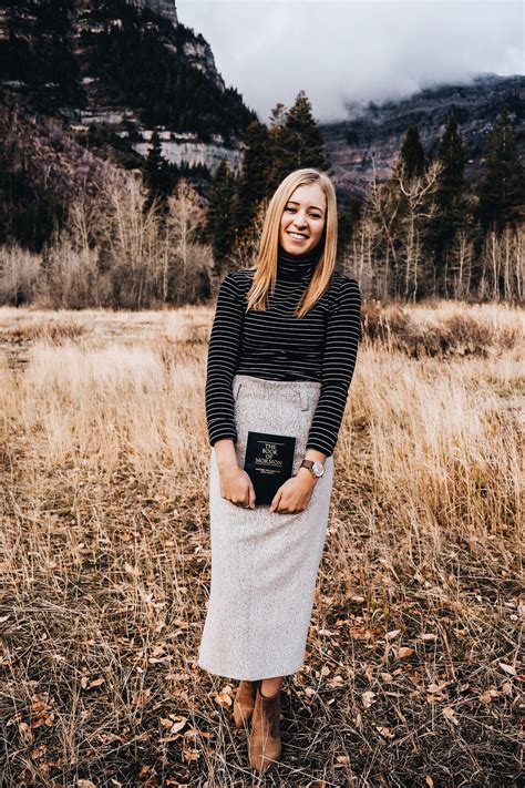 Sister Missionary Pose Fashion Sister Missionaries Photoshoot Riset