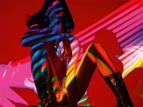 Pin By Katy Tompos On Photoshoot In 2020 Neon Photography Projector Photography Photography